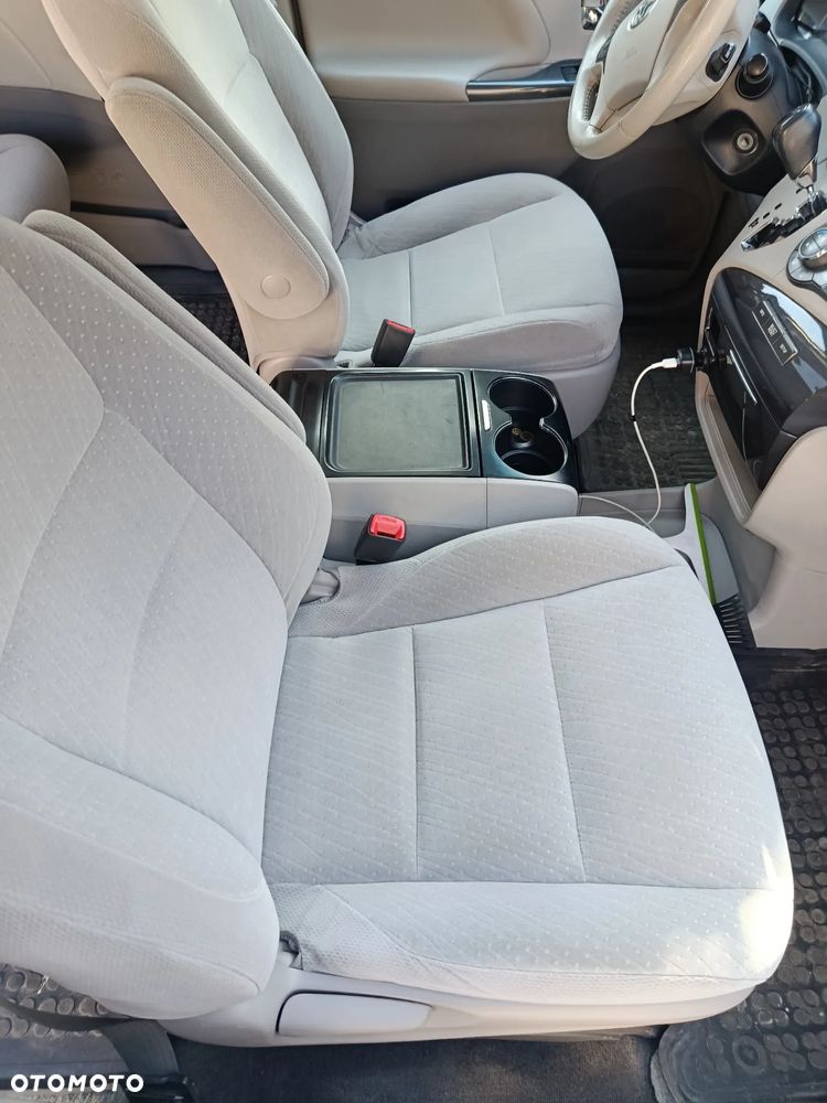 Toyota Sienna 3.5 V6 SE - 7