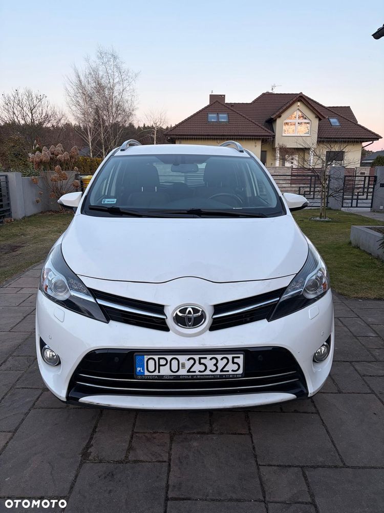 Toyota Verso 1.8 Prestige 7os - 1