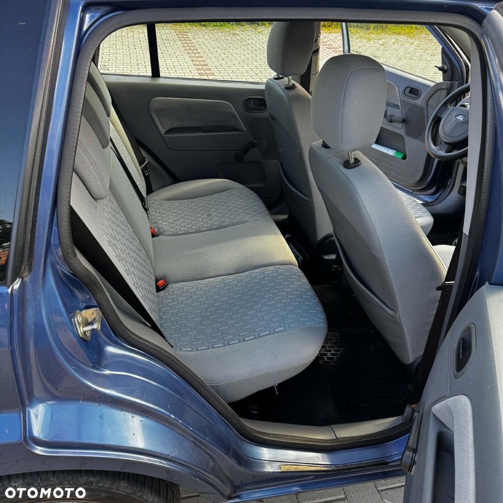 Ford Fusion - 8