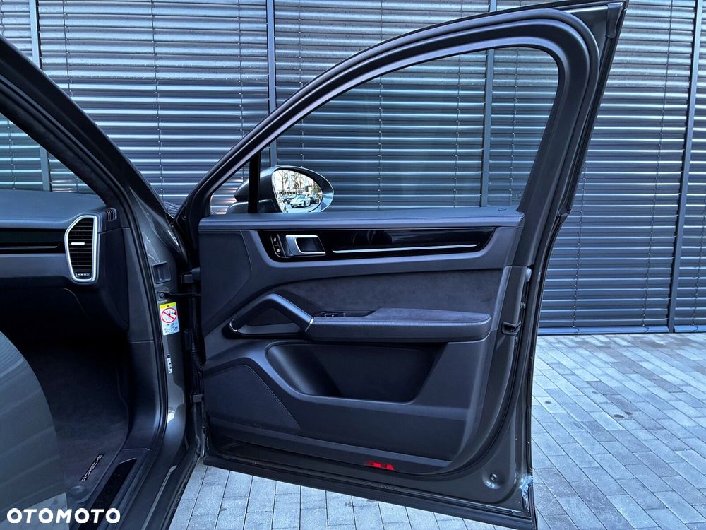 Porsche Cayenne - 38