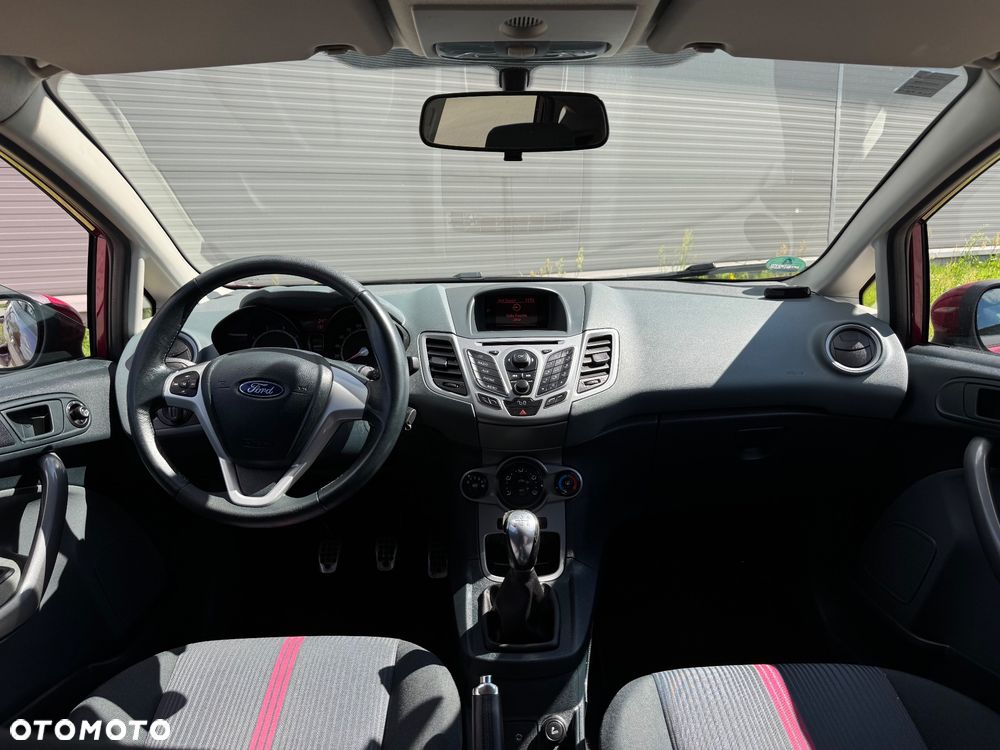 Ford Fiesta 1.25 Celebration - 21