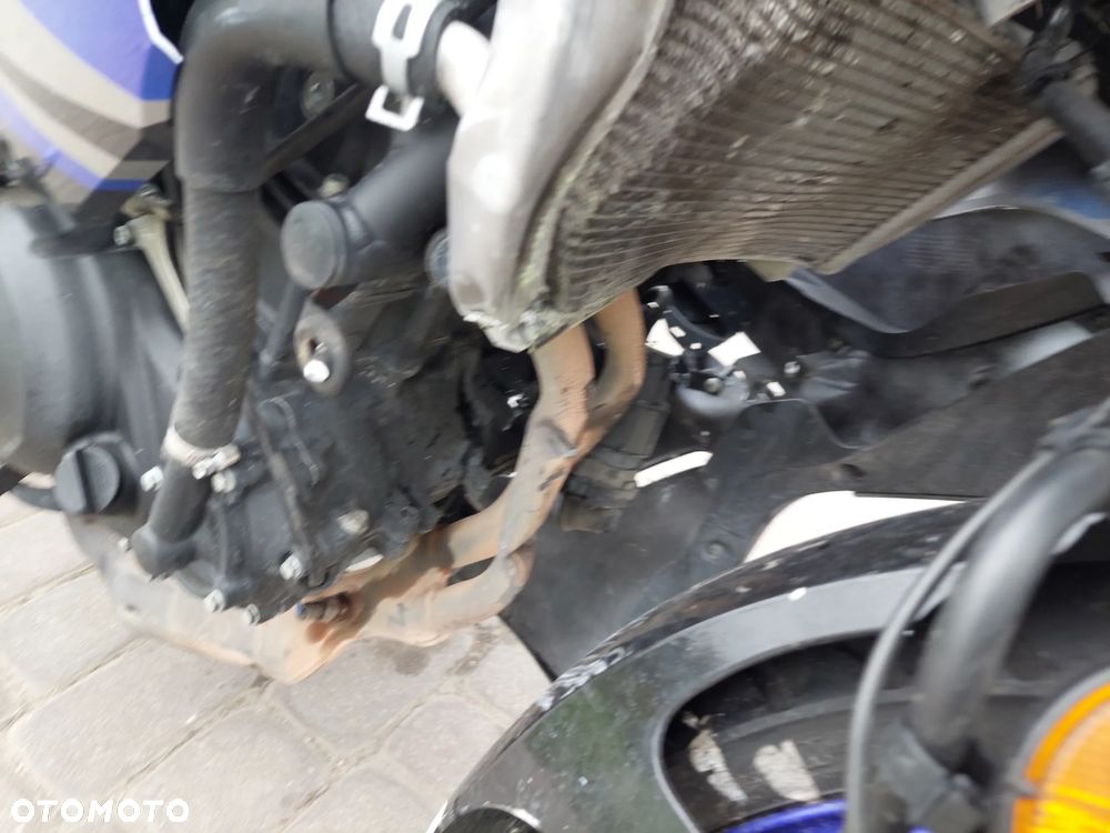 Yamaha R3 - 11