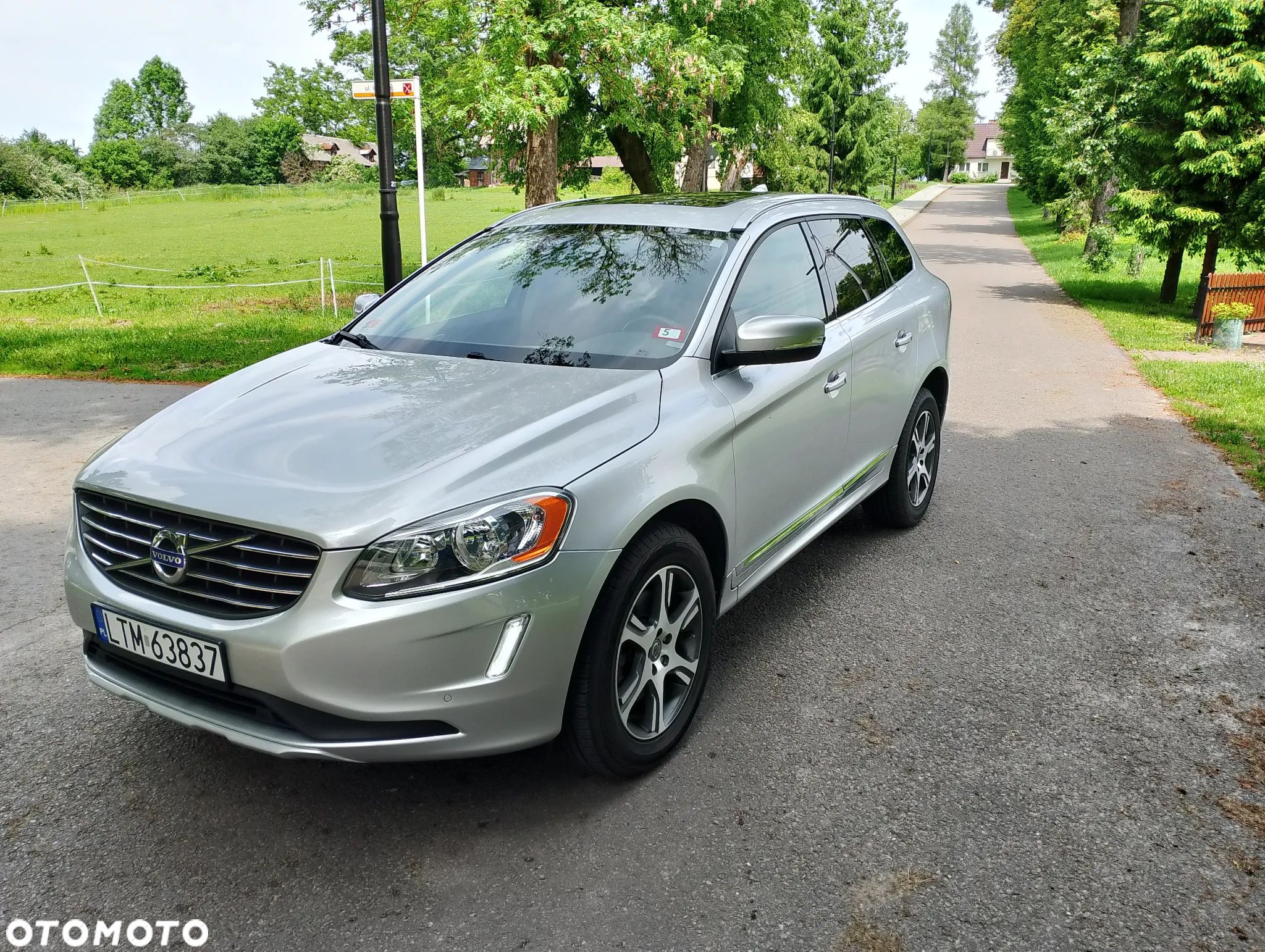 Volvo XC 60 T6 AWD Momentum - 1