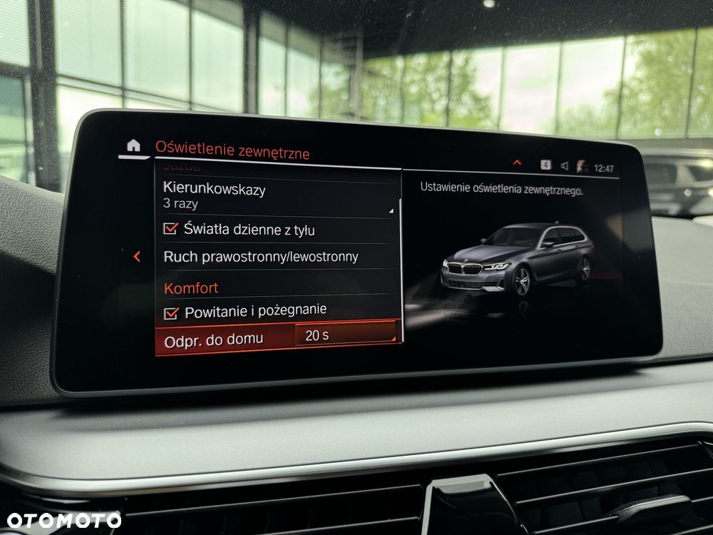 BMW Seria 5 520i mHEV - 35