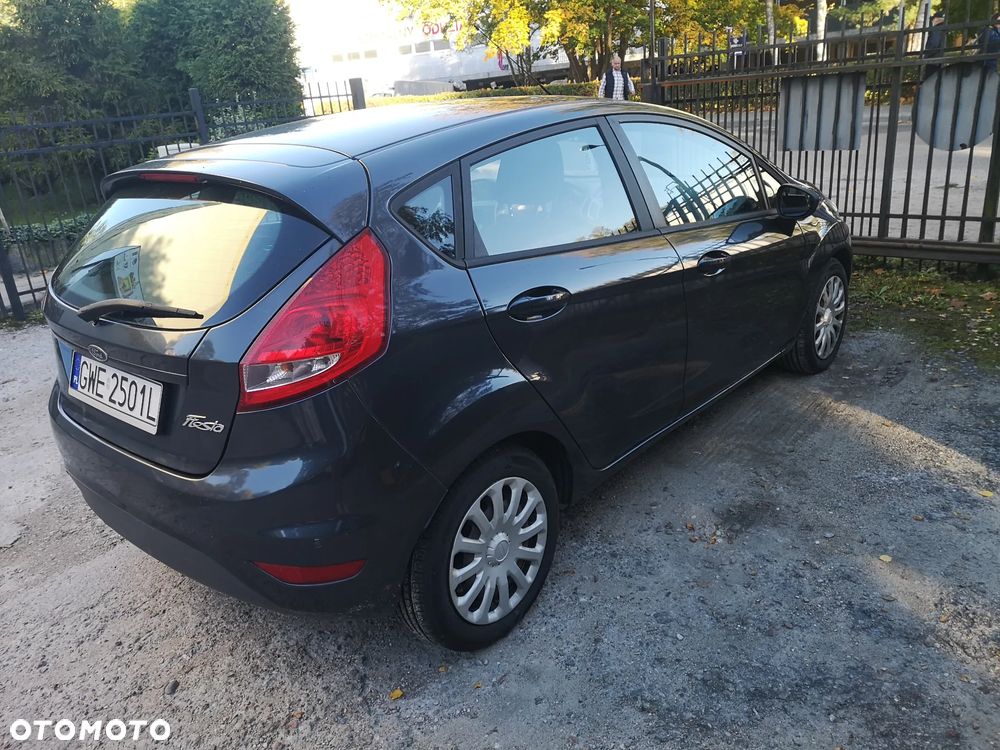 Ford Fiesta 2010 photo 5