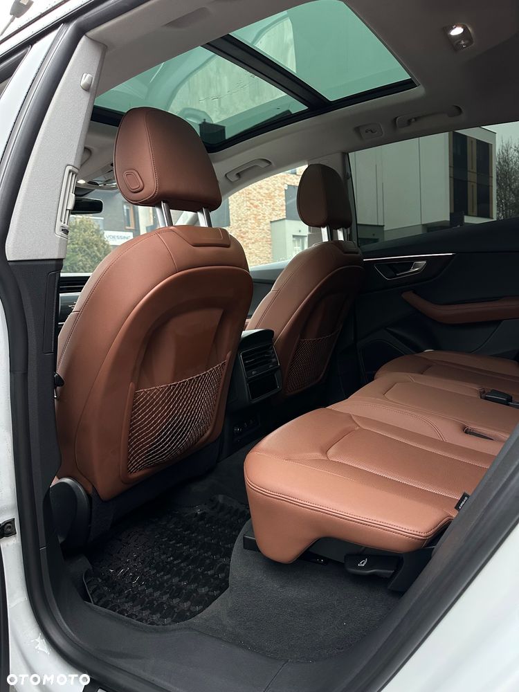 Audi Q8 55 TFSI quattro tiptronic - 12