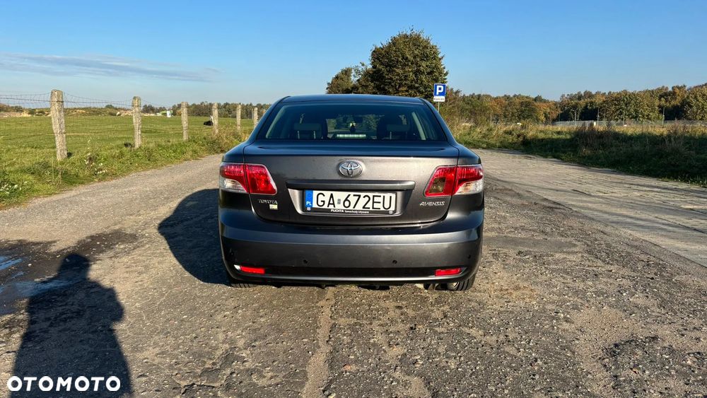 Toyota Avensis - 20