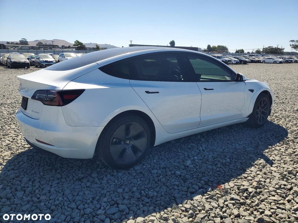 Tesla Model 3 Long Range AWD - 3