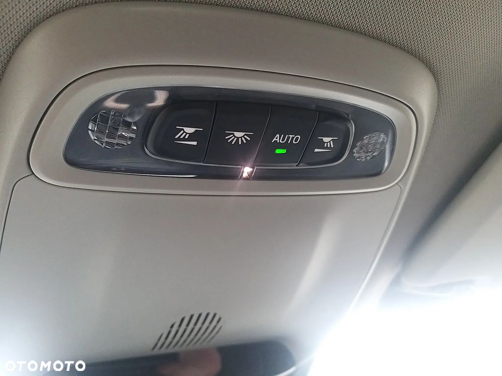 Volvo V40 Cross Country T4 AWD Momentum - 31