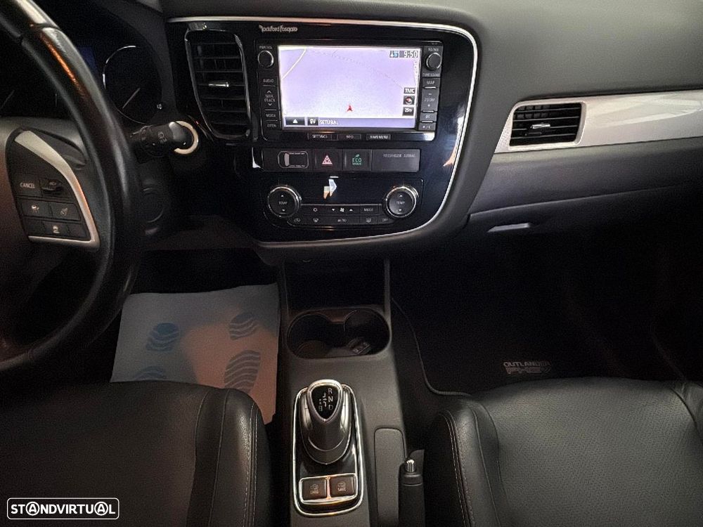 Mitsubishi Outlander 2.0 MIVEC Intense+ - 13