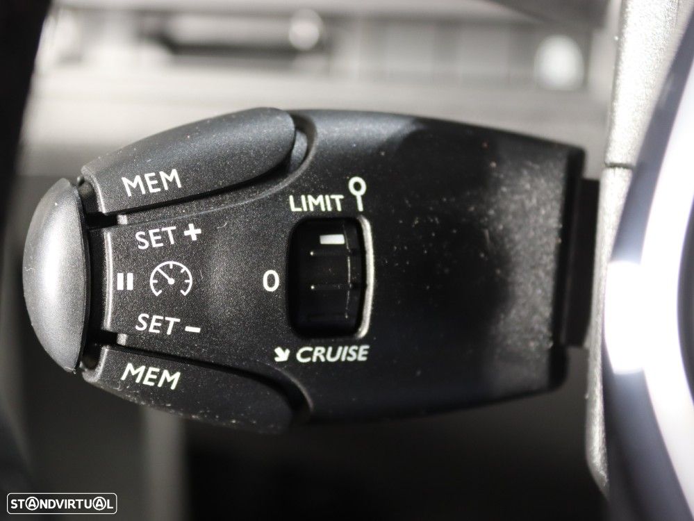 Peugeot 5008 PureTech 130 EAT6 Allure - 29