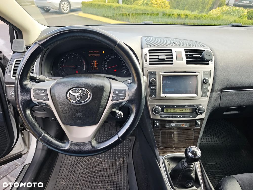 Toyota Avensis 2.0 Premium - 13