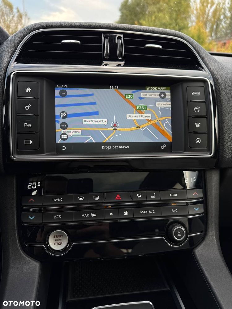 Jaguar F-Pace 2.0 i4D AWD R-Sport - 34