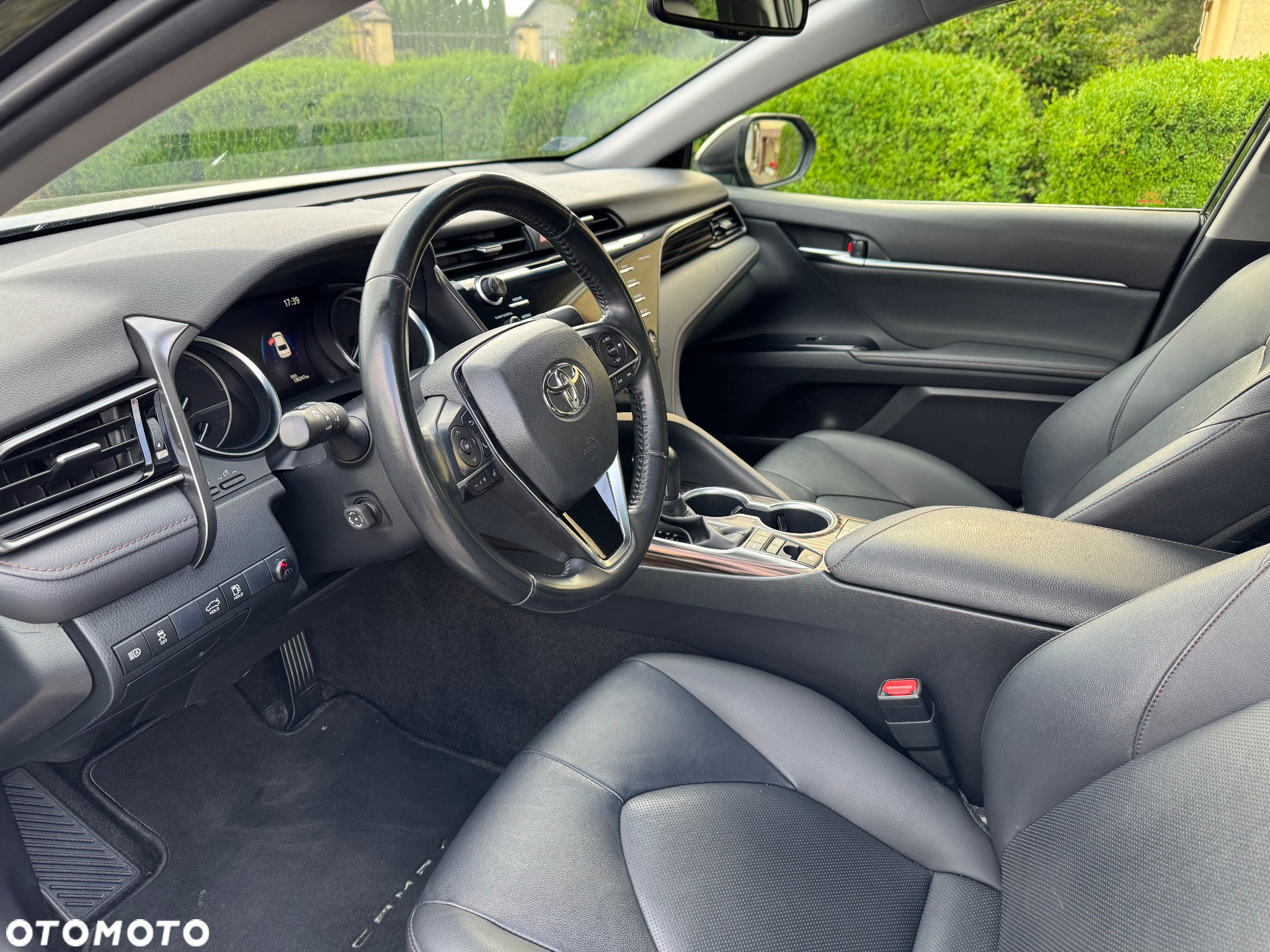 Toyota Camry 2.5 Hybrid Executive CVT - 13