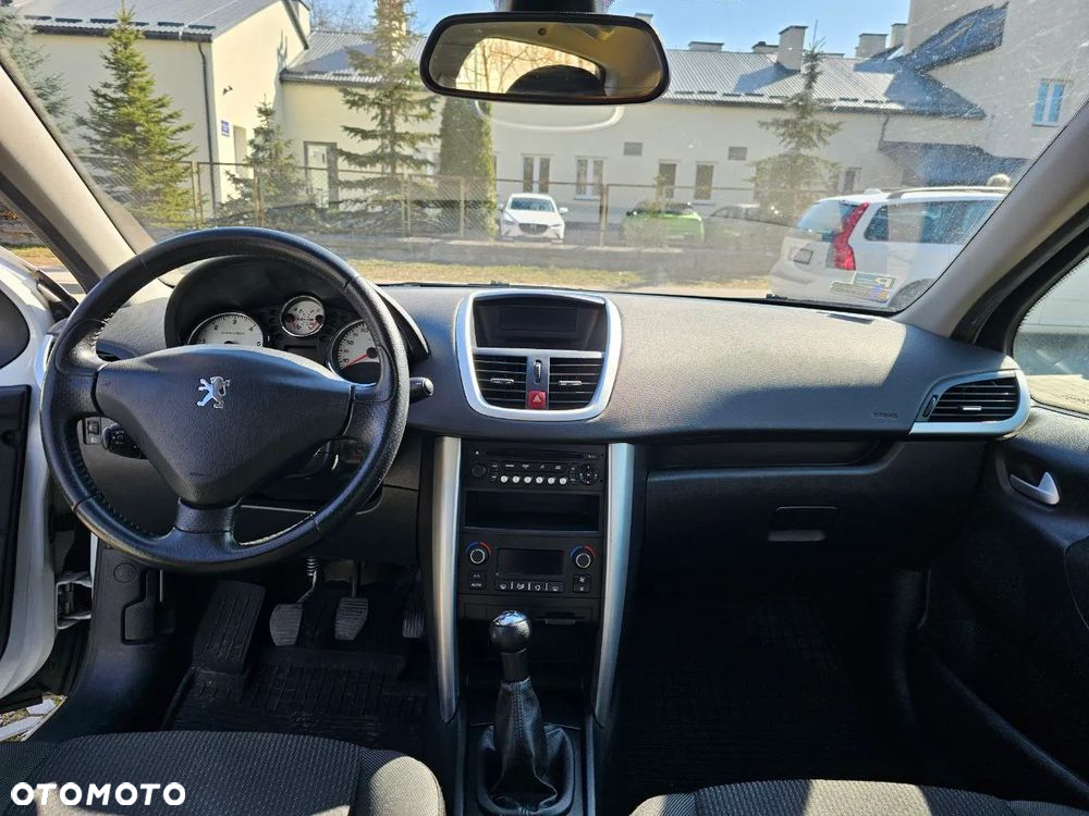 Peugeot 207 - 11