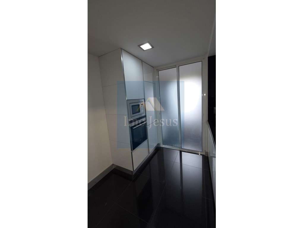 Apartamento T2 Centro de Canelas - Grande imagem: 2/24