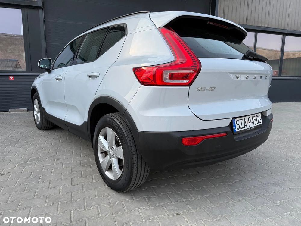 Volvo XC 40 T2 Momentum Core - 2