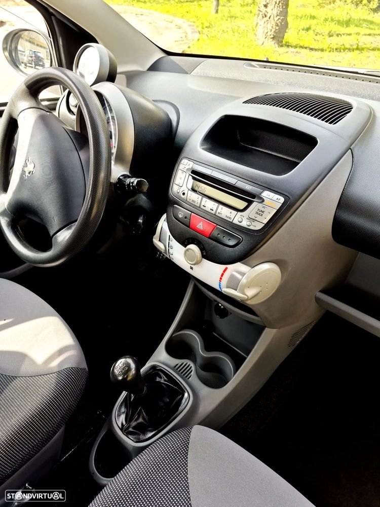 Mitsubishi Space Star - 13