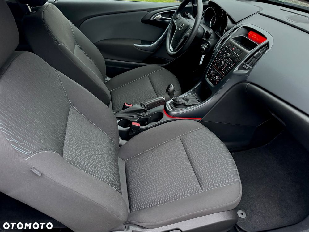 Opel Astra IV GTC 1.4 T Active - 11