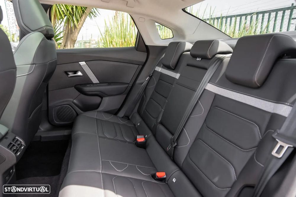 Citroën e-C4 X 50 kWh Shine - 23