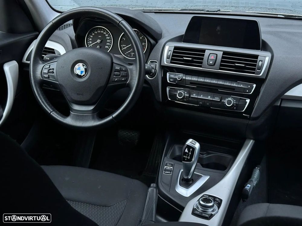 BMW 116 d Line Urban Auto - 12