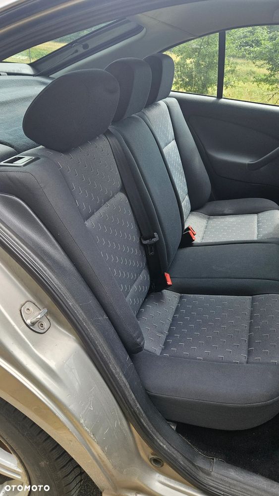 Skoda Octavia 1.6 Tour - 21