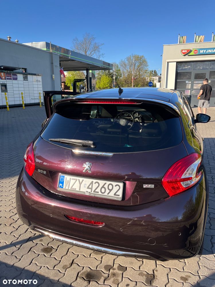 Peugeot 208 - 5