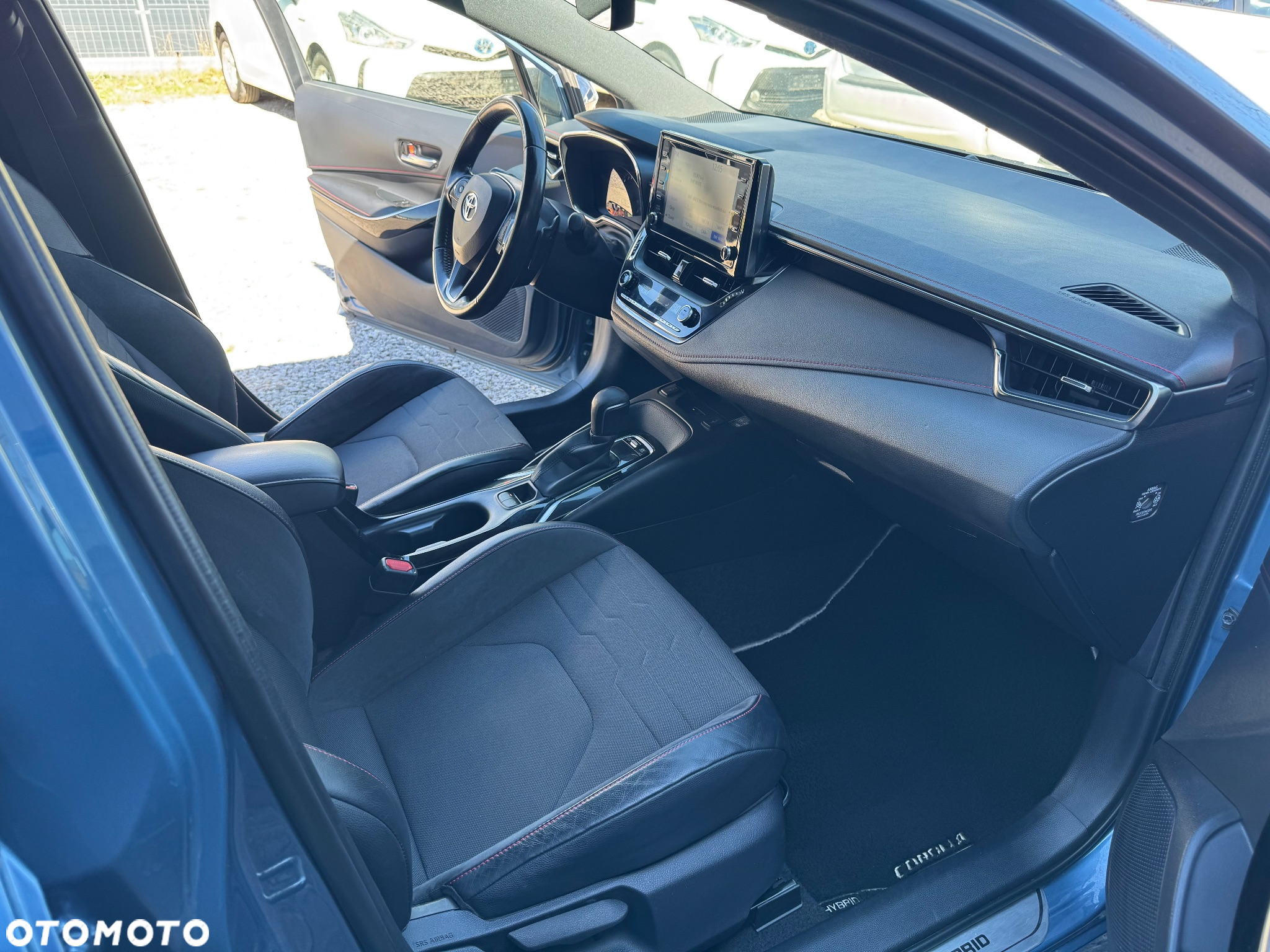 Toyota Corolla 2.0 Hybrid Executive - 24