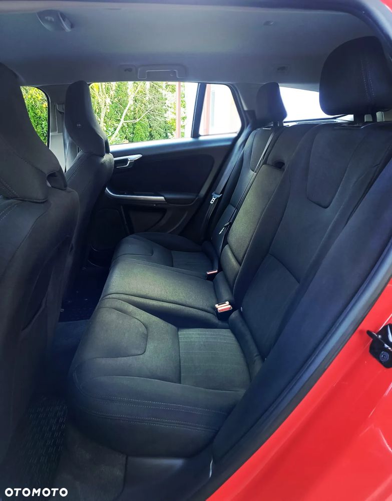 Volvo V60 D3 Momentum - 21