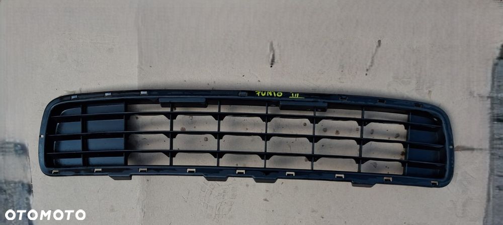 Atrapa kratka zderzaka FIAT PUNTO II lift  735366075  oe - 1