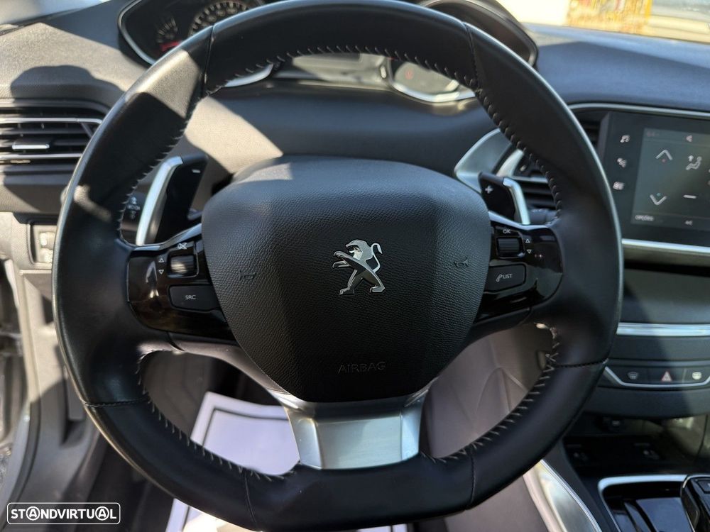 Peugeot 308 1.2 PureTech Allure EAT8 - 7