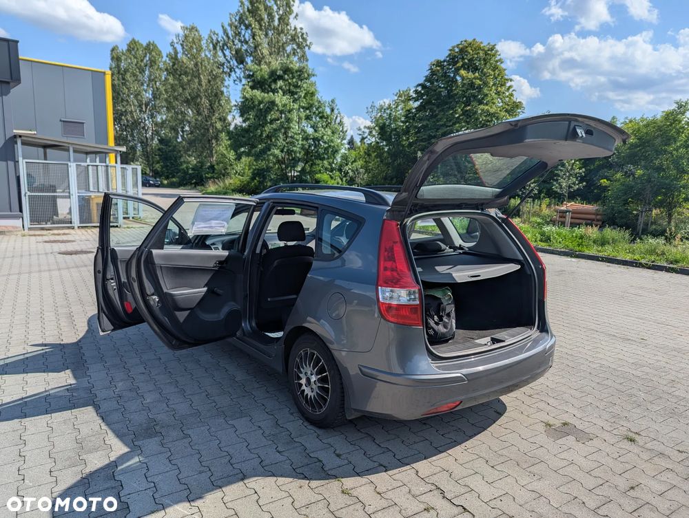 Hyundai i30 i30cw 1.4 blue Comfort - 17