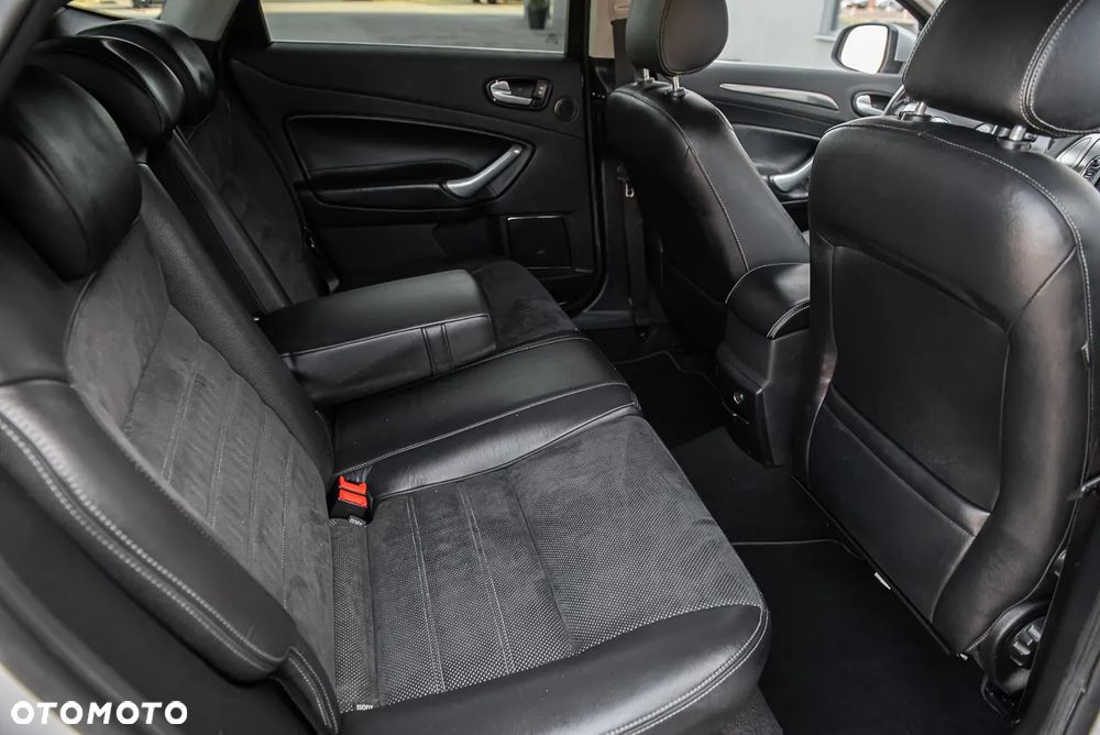 Ford Mondeo 2.5 Titanium - 29