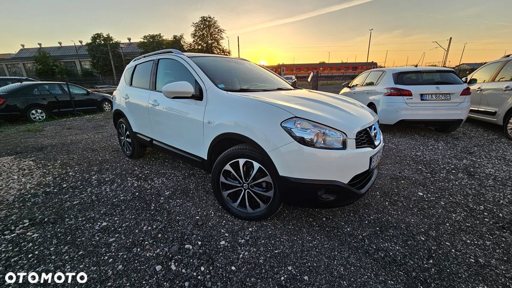 Nissan Qashqai - 2