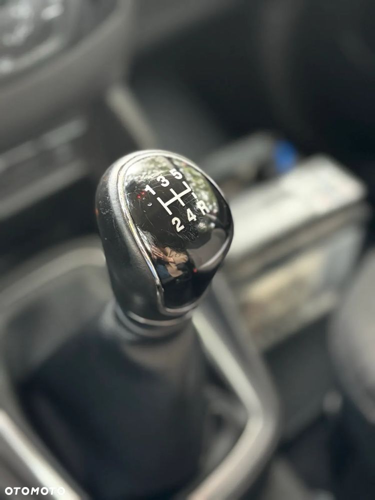 Ford Tourneo Courier - 17