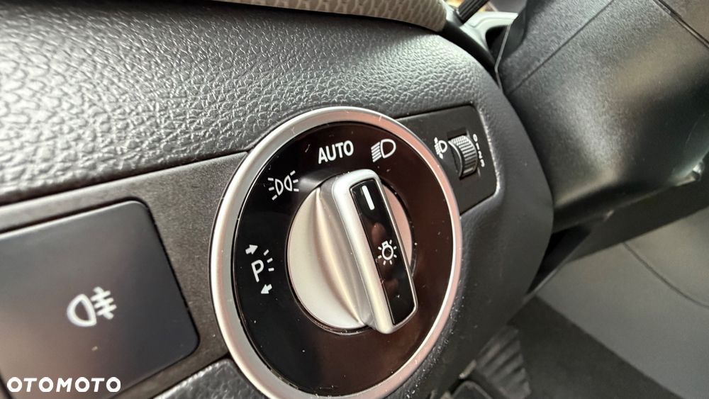 Mercedes-Benz Klasa B 180 (BlueEFFICIENCY) - 22