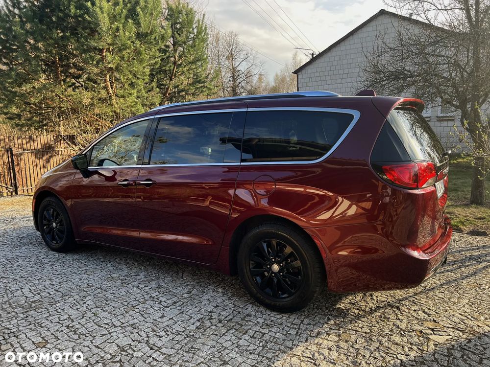 Chrysler Pacifica - 7