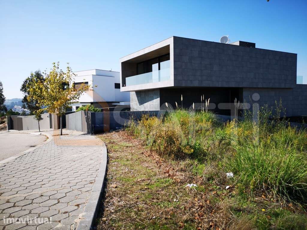 Terreno para construção de moradia em banda próximo ao Douro - Grande imagem: 2/9