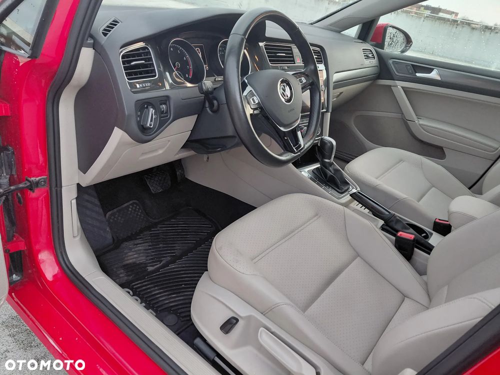 Volkswagen Golf - 5