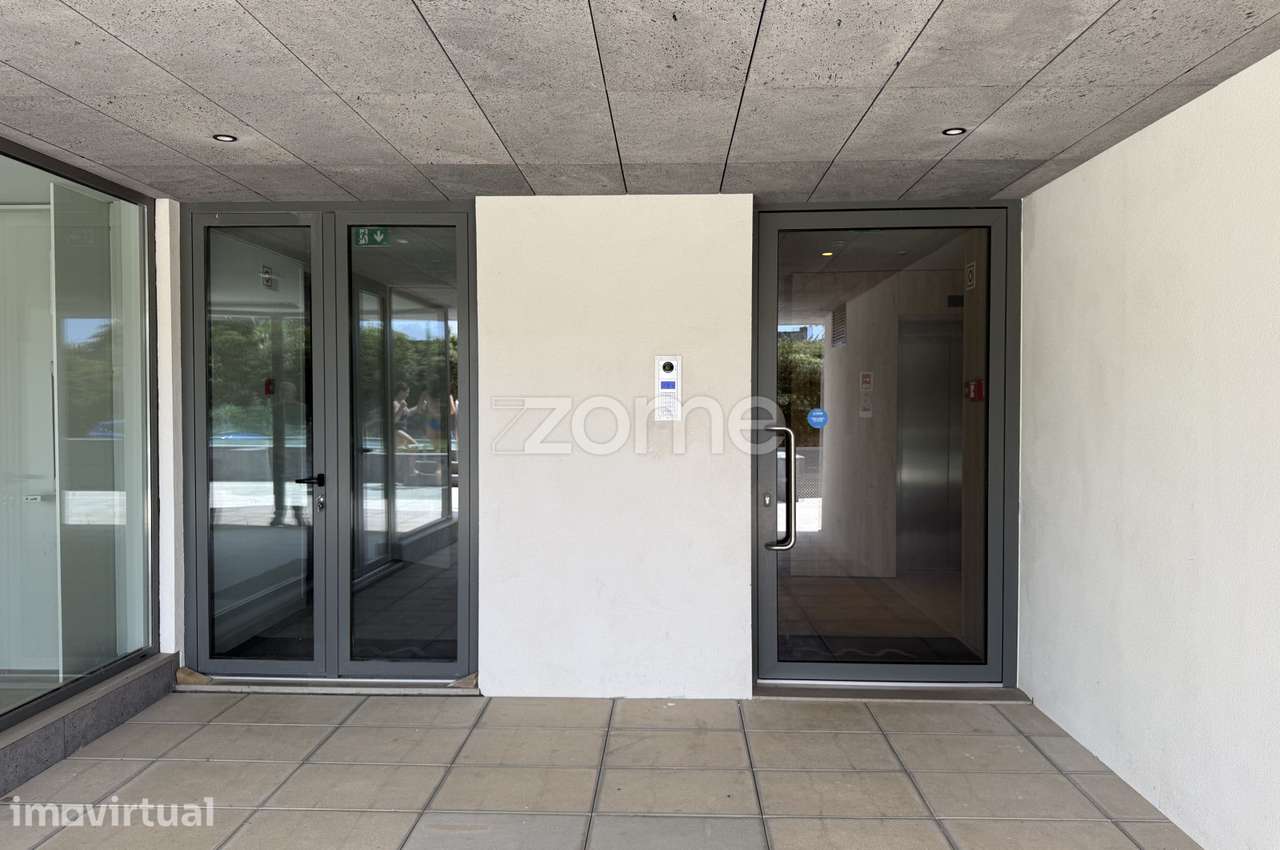 Apartamento T2 novo, com terraço e piscina, em Ponta Delgada - Grande imagem: 4/39