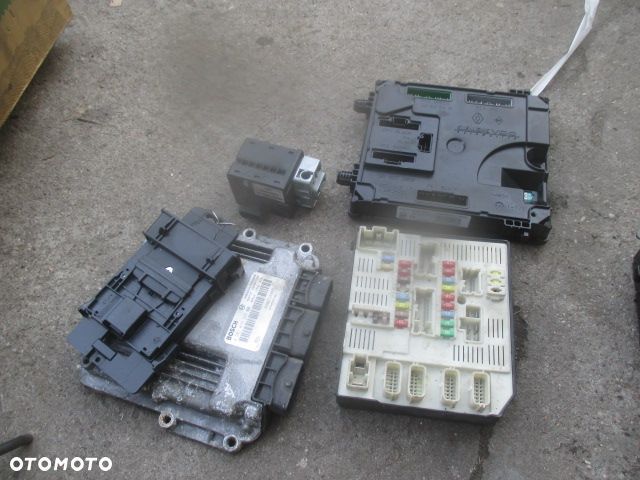 RENAULT LAGUNA III KOMPUTER KARTA IMMO 2.0dci 0281015323 8200726880 ZESTAW - 1