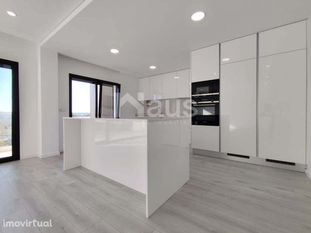 T3+1 Duplex com parqueamento e terraços - Grande imagem: 3/27