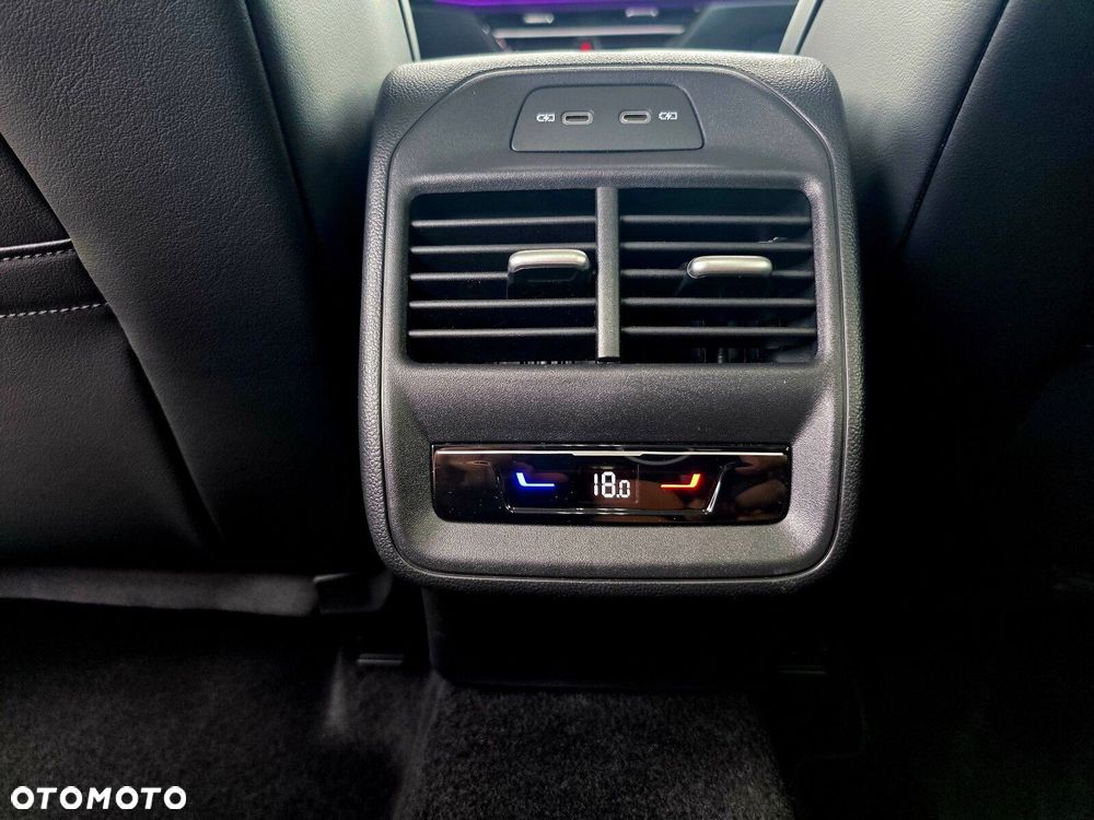 Volkswagen Passat Variant 2.0 TDI EVO Elegance DSG - 31