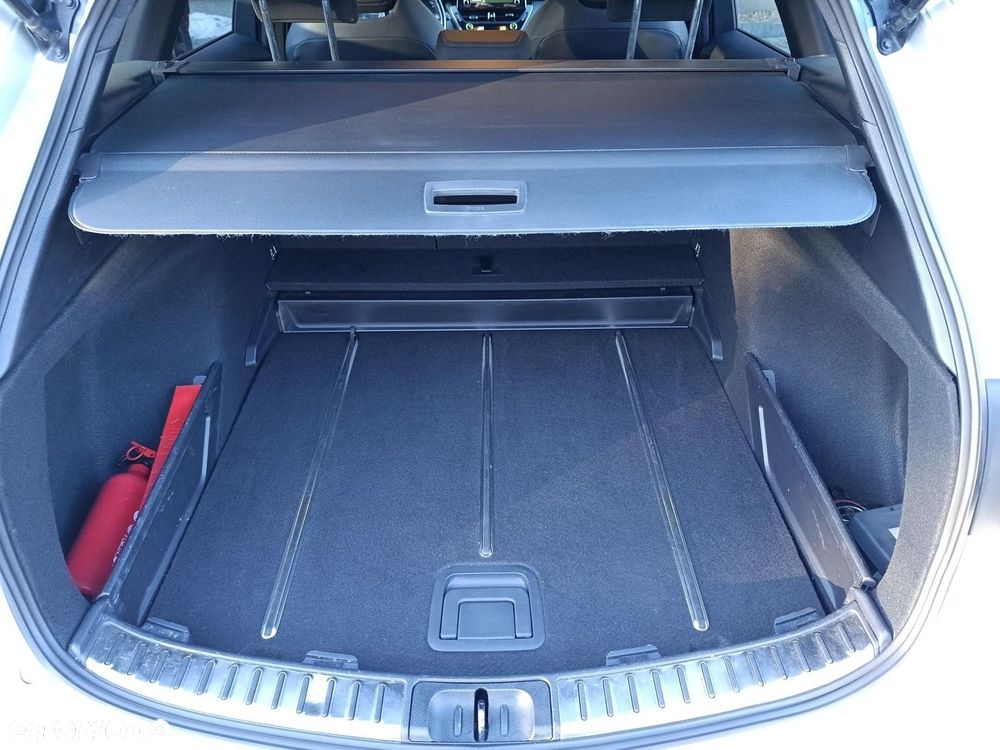 Toyota Corolla 1.8 Hybrid GR Sport - 27