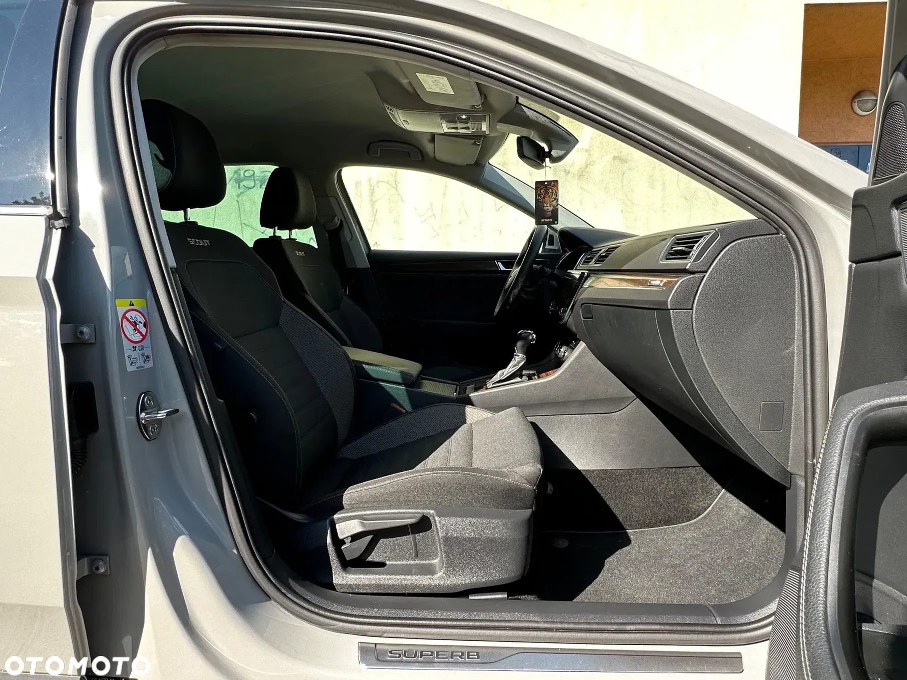 Skoda Superb Combi 2.0 TDI 4x4 DSG Scout - 18