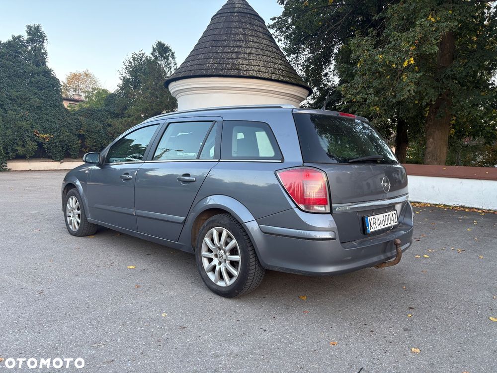 Opel Astra 1.9 CDTI Elegance - 1