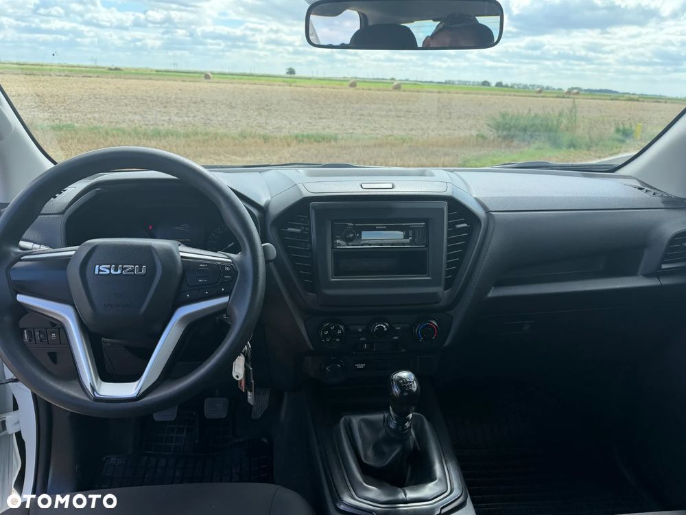 Isuzu D-Max - 11