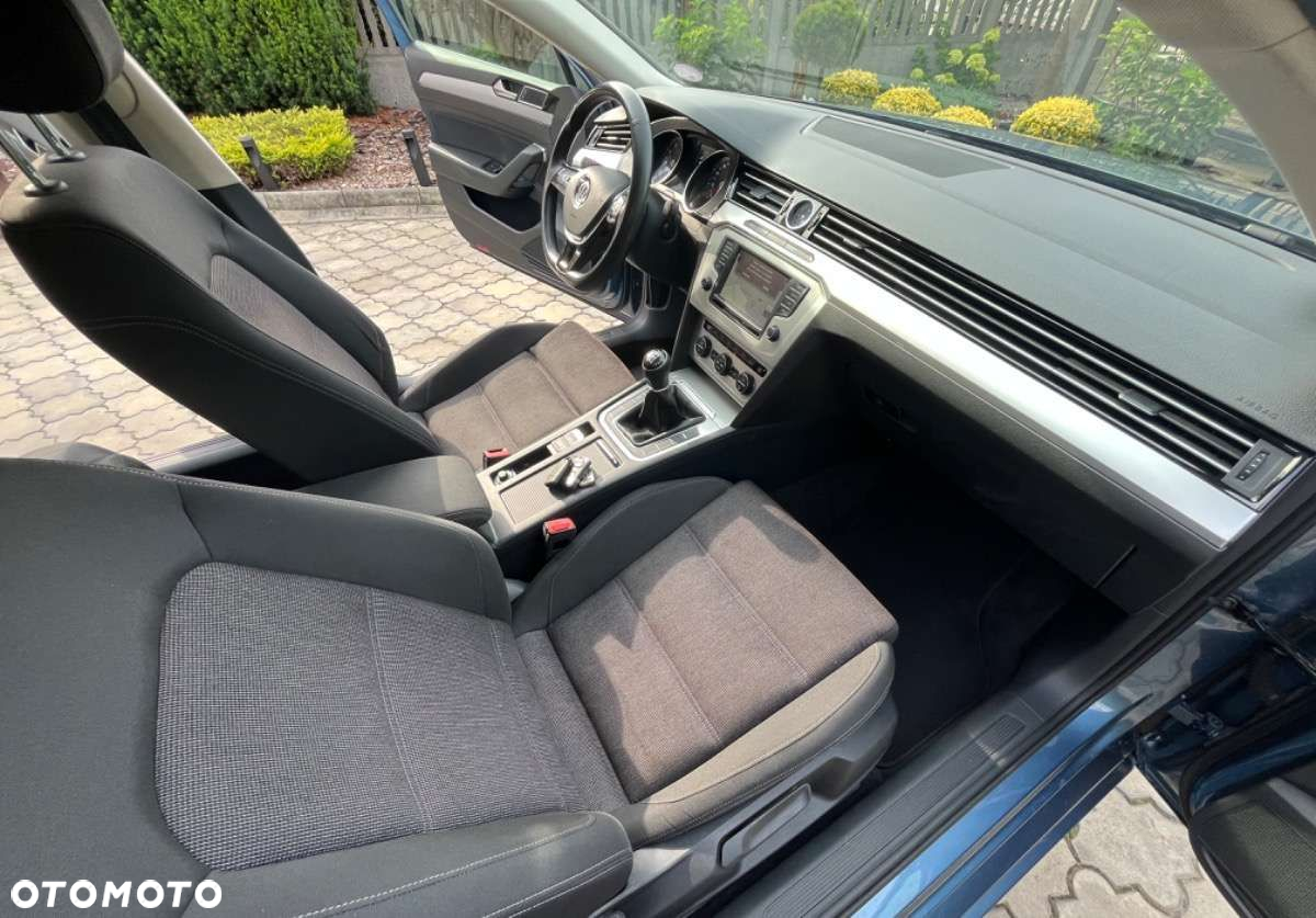 Volkswagen Passat - 27