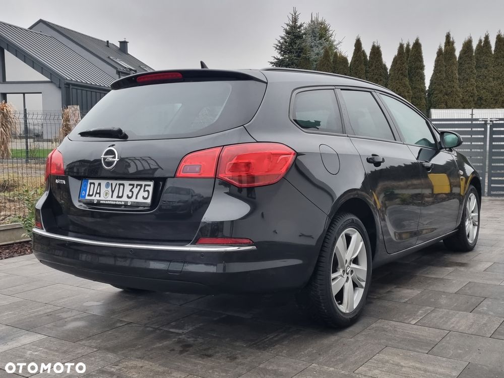 Opel Astra 1.4 Turbo Exklusiv - 2