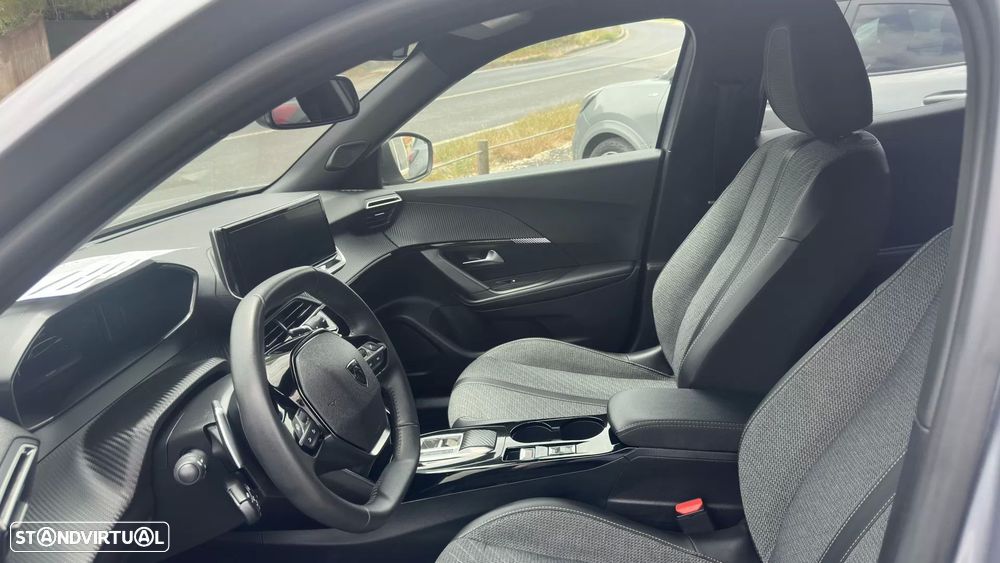 Peugeot 2008 1.2 Hybrid Allure e-DCS6 - 27